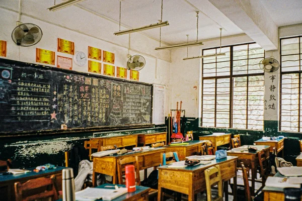 Reading the Room: What My Daughter's Second-Grade Art Class Taught Me About Organizational Dynamics